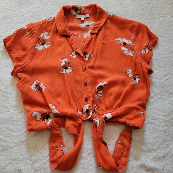 Patrons of peace floral tie front top - Picture 2 of 5